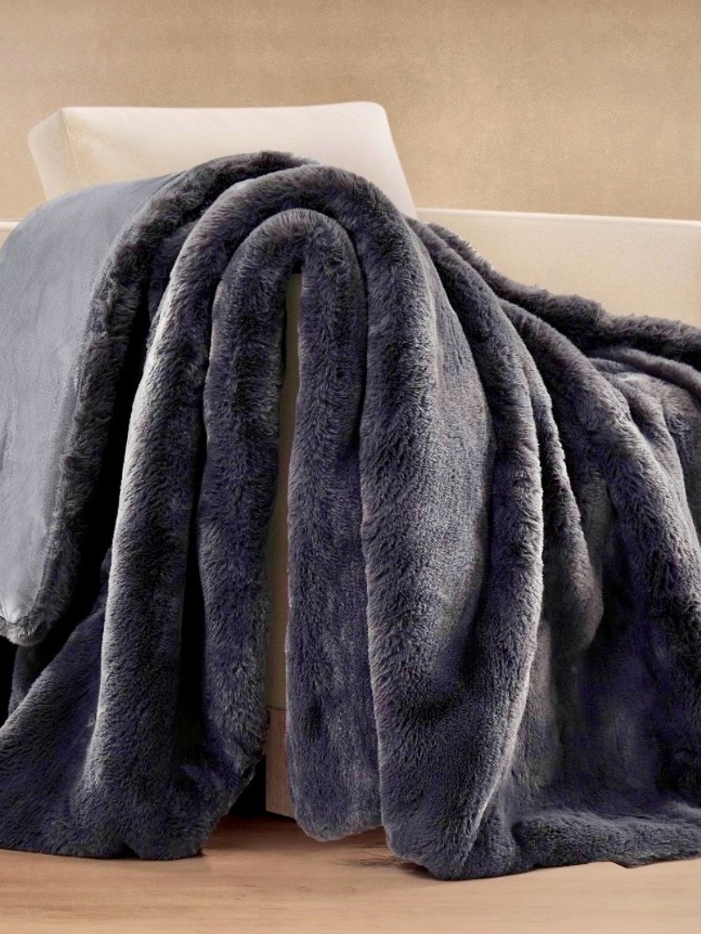 NEW FRYE FAUX FUR THROW Plush Blanket 60”x 70” Grey Cozy Comfy Machine Washable